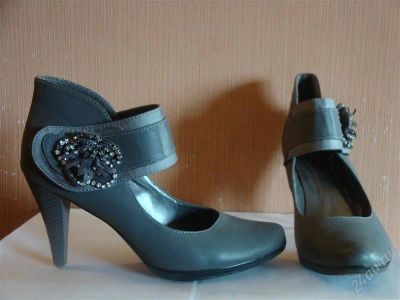Лот: 2692419. Фото: 1. Туфли Весенние на каблуке ТОРГ. Туфли