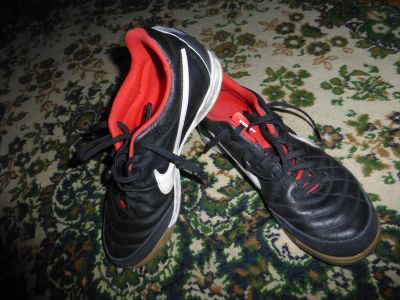 Лот: 4867044. Фото: 1. Кроссовки бутсы Nike 42,5 размер. Кеды, кроссовки, слипоны
