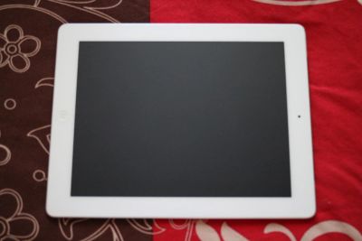 Лот: 9022182. Фото: 1. iPad 2: 64 Gb, Wi-Fi, 3G ,белый... Планшеты