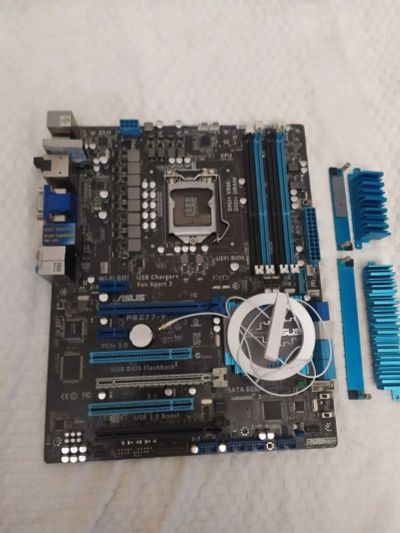 Лот: 23270046. Фото: 1. Asus P8Z77-V. Материнские платы