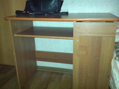 Лот: 3487124. Фото: 1. письменный стол для школьника. Столики, стулья, парты