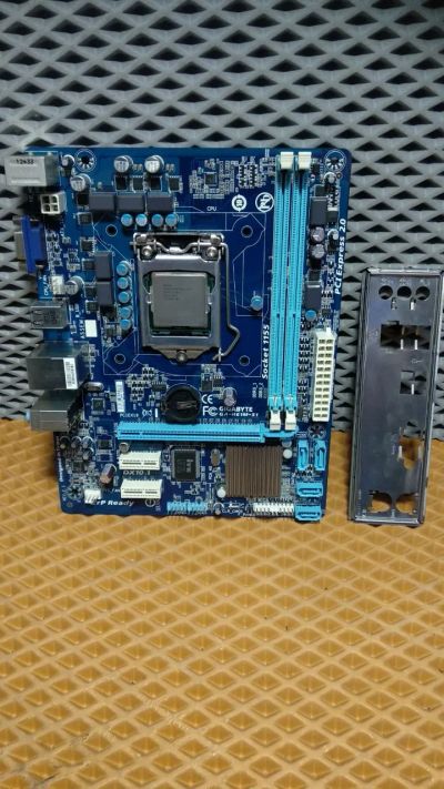 Лот: 20748794. Фото: 1. Материнская плата Gigabyte GA-H61M-S1. Материнские платы