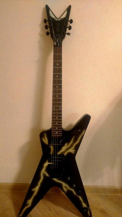 Лот: 11525310. Фото: 1. DEAN Dimebag Black Bolt Floyd... Гитары