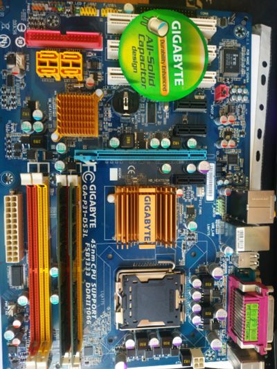 Лот: 19575578. Фото: 1. Материнская плата Gigabyte GA-P31-DS3L. Материнские платы