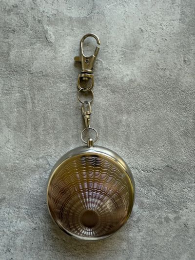 Лот: 25897066. Фото: 1. Пепельница карманная складная... Зажигалки, спички, пепельницы