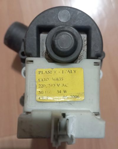 Лот: 21068338. Фото: 1. Indesit WISL 83, помпа, насос. Запчасти для стиральных и посудомоечных машин