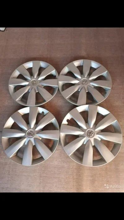 Лот: 13879857. Фото: 1. Колпаки R16 оригинальные Toyota... Колпаки