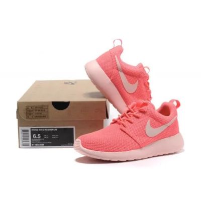 Лот: 7415674. Фото: 1. nike roshe run розовые размеры... Кеды, кроссовки, слипоны