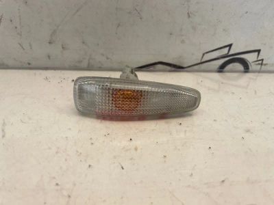 Лот: 24425424. Фото: 1. повторитель поворота Mitsubishi... Двигатель и элементы двигателя