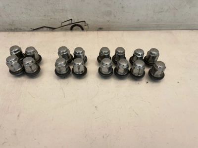 Лот: 22459165. Фото: 1. гайки колесные Honda Civic Ferio... Двигатель и элементы двигателя