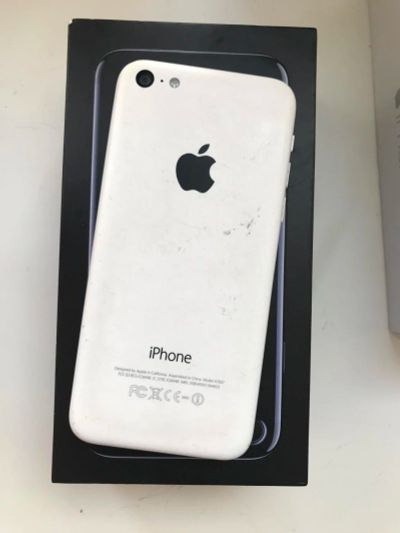 Лот: 11094542. Фото: 1. iPhone 5c 16gb white. Смартфоны