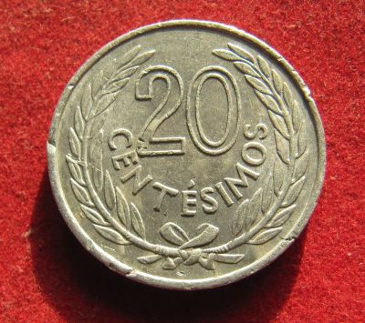 Лот: 19990452. Фото: 1. Уругвай 20 сентесимо, 1965 г. Америка