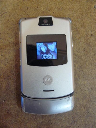 Лот: 3076161. Фото: 1. motorola v3. Кнопочные мобильные телефоны