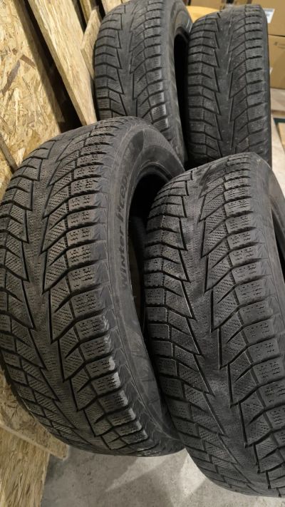 Лот: 24351891. Фото: 1. Шины Hankook 215/60/R17 зимние... Шины