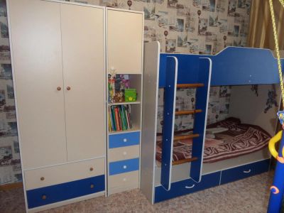 Лот: 6300781. Фото: 1. Двухъярусная кровать, шкаф. Комплекты детской мебели