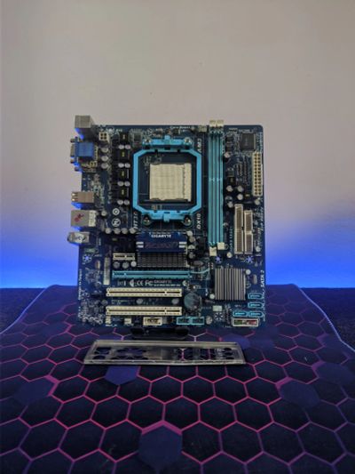 Лот: 25319529. Фото: 1. Материнская плата Gigabyte GA-MA78LMT-S2... Материнские платы