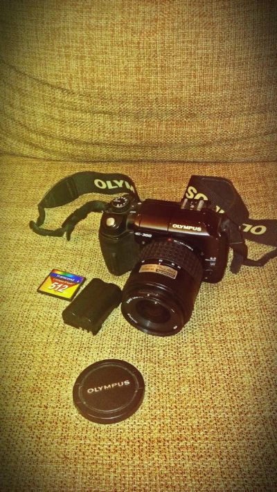 Лот: 5393714. Фото: 1. Olympus E-300 не рабочий, с рубля... Цифровые зеркальные