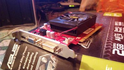 Лот: 10851544. Фото: 1. Palit GeForce GT 220. Видеокарты