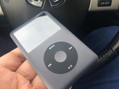 Лот: 4496608. Фото: 1. Apple iPod classic 160 Gb (черный... Плееры