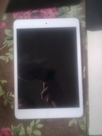 Лот: 7229494. Фото: 1. iPad Mini Wi-Fi 16gb Белый. Планшеты
