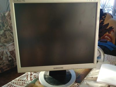 Лот: 13317797. Фото: 1. Samsung SyncMaster 710N. ЖК-мониторы
