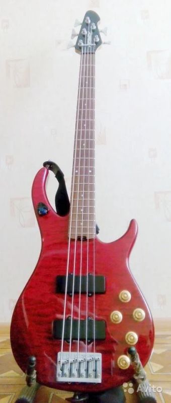 Лот: 7932768. Фото: 1. Бас-гитара Peavey Fury V. Гитары