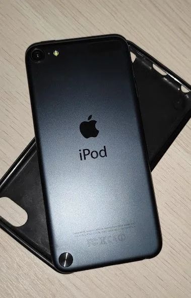 Лот: 18065553. Фото: 1. Плеер Apple iPod touch 5 - 32Gb. Плееры