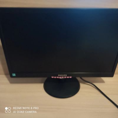 Лот: 19986178. Фото: 1. Монитор Philips - 193V5L. ЖК-мониторы