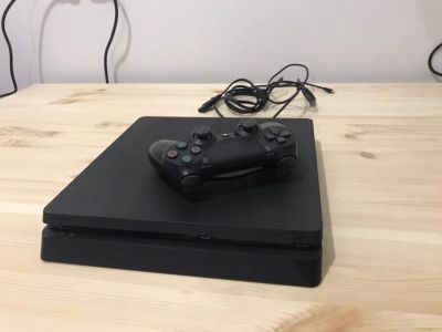 Лот: 16845206. Фото: 1. Playstation 4. Игровые приставки, консоли