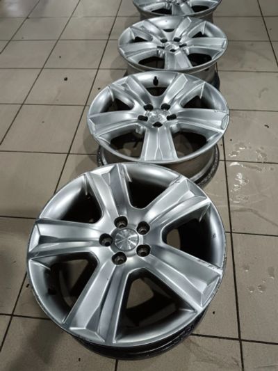 Лот: 25022072. Фото: 1. Комплект оригинальных дисков Subaru... Диски