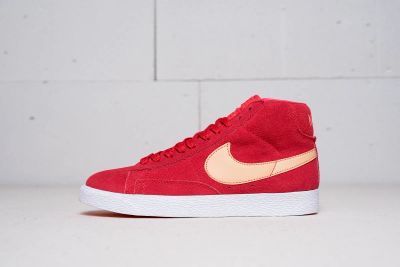 Лот: 11618174. Фото: 1. Кроссовки Nike Blazer Mid. Кеды, кроссовки, слипоны