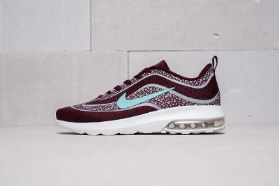 Лот: 11704519. Фото: 1. Кроссовки Nike Air Max Cristiano... Кеды, кроссовки, слипоны