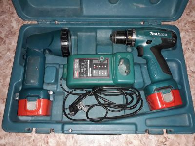 Лот: 16551244. Фото: 1. Шуруповерт Makita 6270Д + фонарик. Электроинструмент