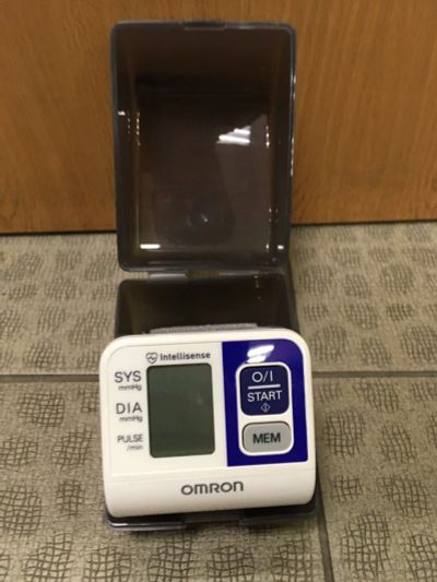 Лот: 16313190. Фото: 1. Тонометр Omron R2. Оборудование