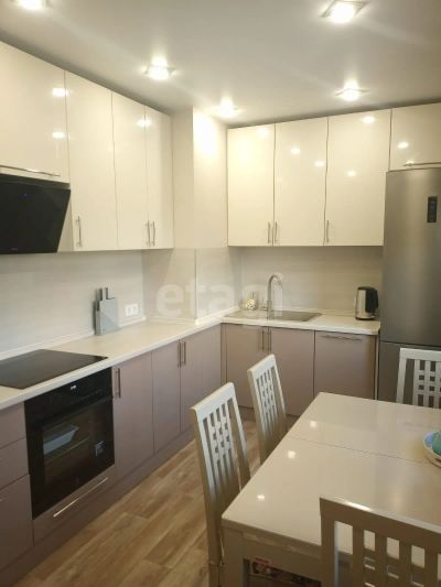 Лот: 20614378. Фото: 1. Продам 4-комн. кв. 81.3 кв.м... Квартиры, студии