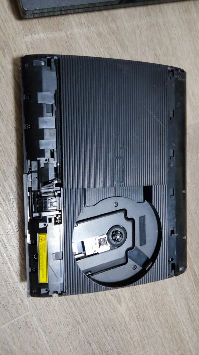 Лот: 21101225. Фото: 1. Консоли ps 3 slim,super slim... Игровые приставки, консоли