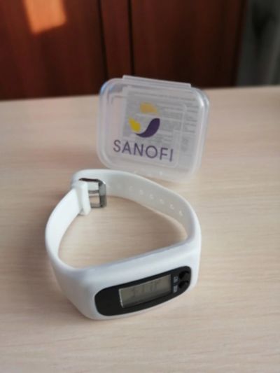 Лот: 15276644. Фото: 1. Фитнес-браслет Sanofi ,часы, шагомер. Смарт-часы, фитнес-браслеты, аксессуары