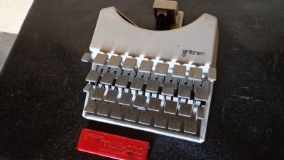 Лот: 7692339. Фото: 1. Печатная машина Гритцнер тип 4-1004-015... Другое (коллекционирование, моделизм)