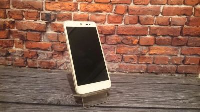 Лот: 11216444. Фото: 1. wileyfox swift. Смартфоны