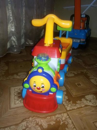 Лот: 6627400. Фото: 1. Паровоз-каталка. Другое (дети растут)