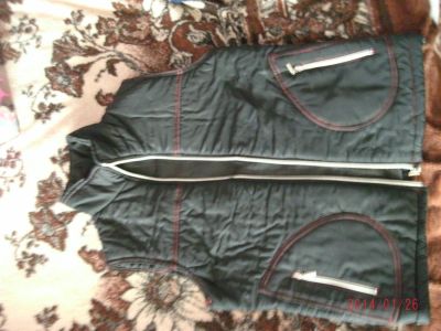 Лот: 3645253. Фото: 1. жилетка 42-44р. Верхняя одежда
