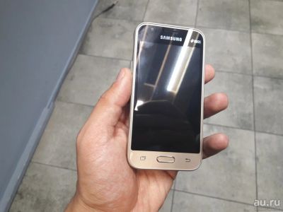Лот: 8268707. Фото: 1. Золотой Samsung galaxy J1 mini... Смартфоны