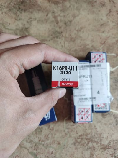 Лот: 20523090. Фото: 1. Свечи зажигания Denso k16pr-u11. Двигатель и элементы двигателя