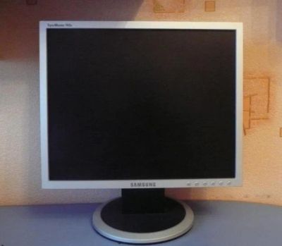 Лот: 4800746. Фото: 1. Samsung SyncMaster 740N. ЖК-мониторы