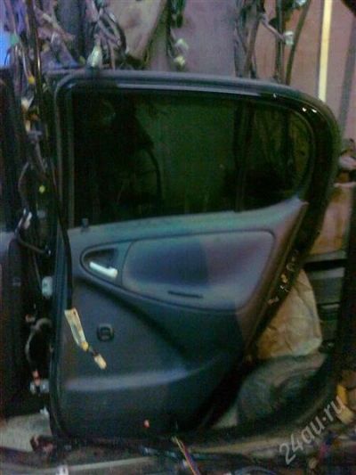 Лот: 2490866. Фото: 1. toyota vitz scp1# ncp1# дверь... Другое (автозапчасти)