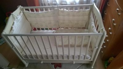 Лот: 8646551. Фото: 1. Кроватка Gandylyan с матрасом... Детские кровати и кроватки