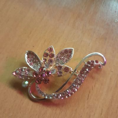 Лот: 24990642. Фото: 1. Две красивые броши. Броши