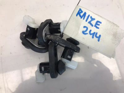 Лот: 21704141. Фото: 1. концевик двери Toyota Raize A200A. Двигатель и элементы двигателя