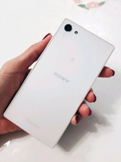 Лот: 12476656. Фото: 1. Sony Xperia Z5 Compact. Смартфоны
