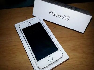 Лот: 5527269. Фото: 1. Iphone 5s 16 гиг gold. Смартфоны